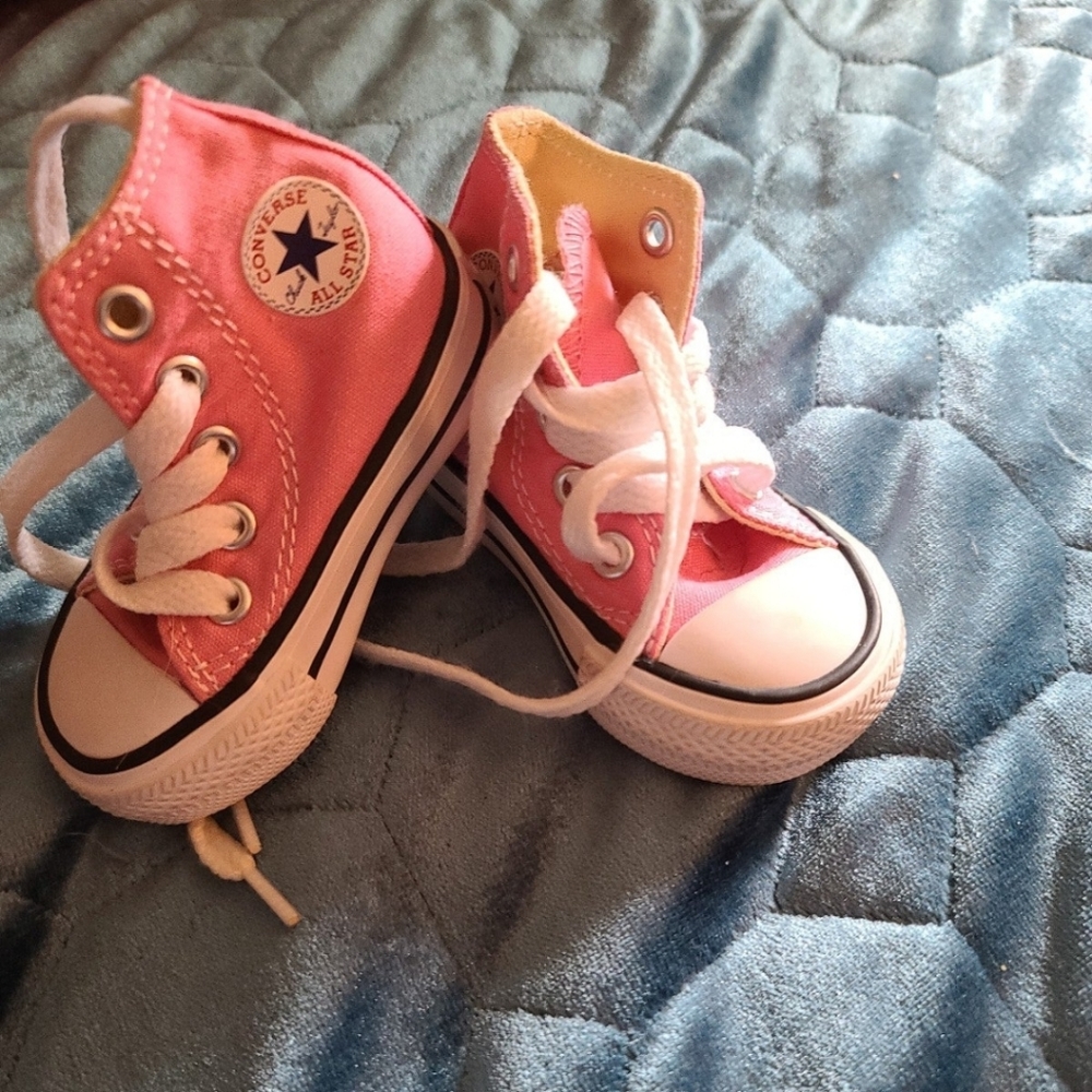 Pink converse